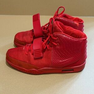 ❤️‍🩹💔Nike Red October Sneakers Feb 2014 red colorway 💔❤️‍🩹